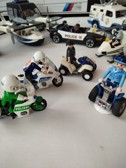Playmobil. Полицейские наборы, машины инкассации, самолёт, мотоциклы.