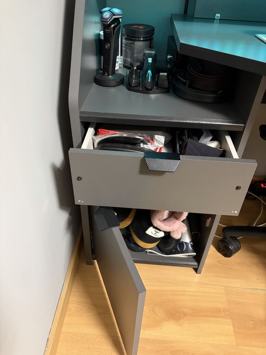 Mesa Gaming com LED – em ótimo estado!