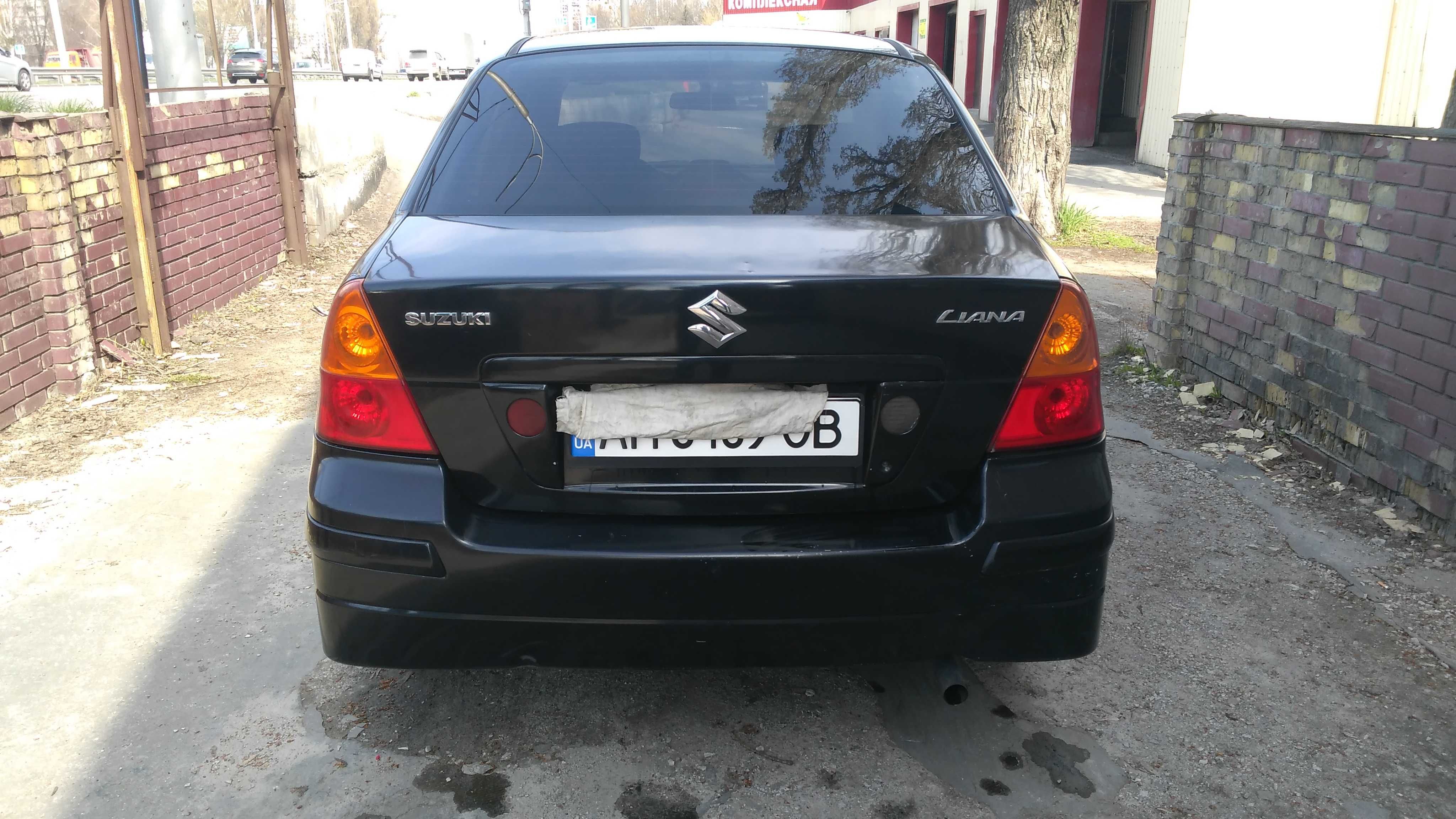 Автомобиль Suzuki Liana 2005