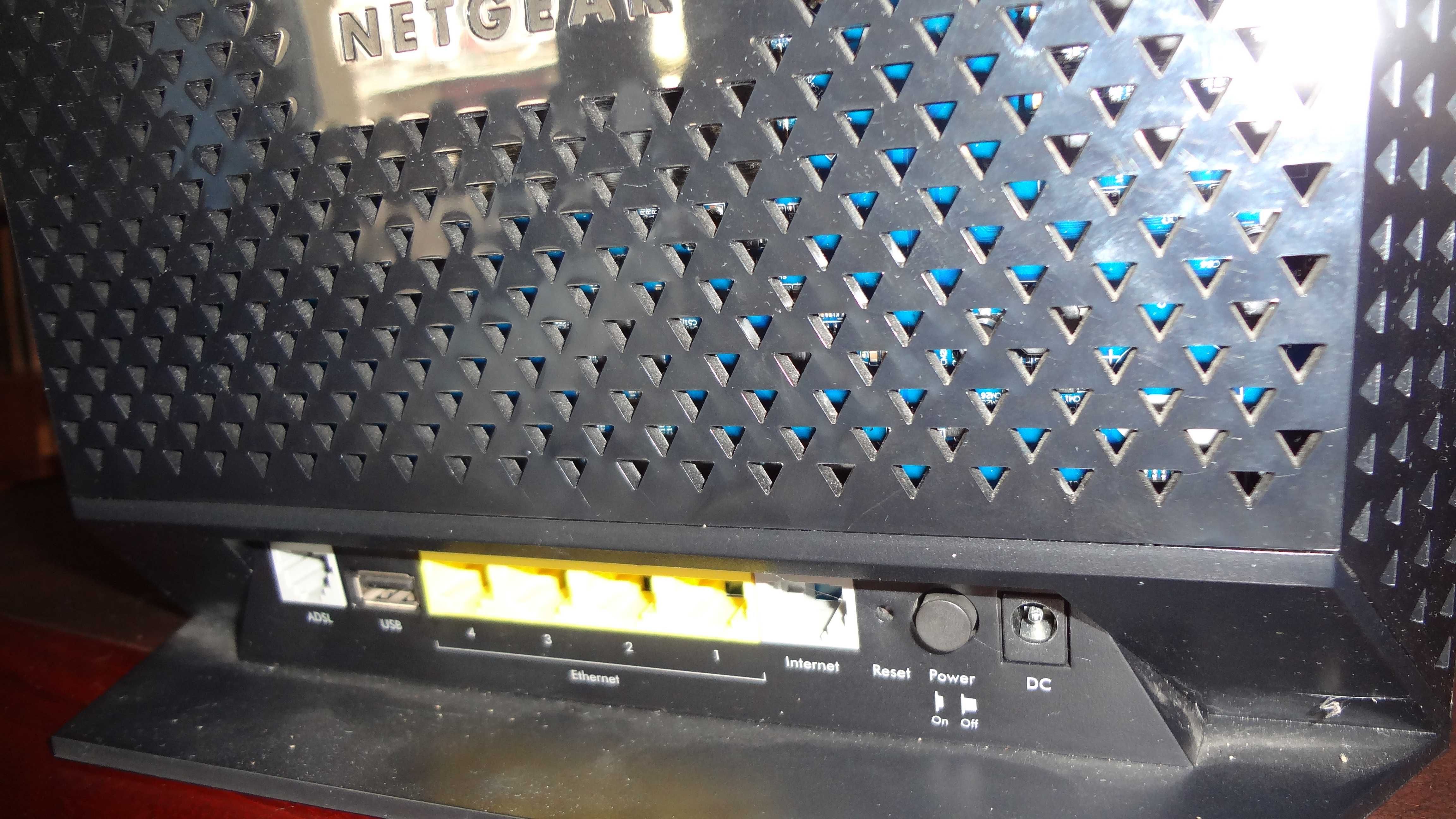 router Netgear D6200 (802.11a/b/g/n/ac 1200Mb/s) USB