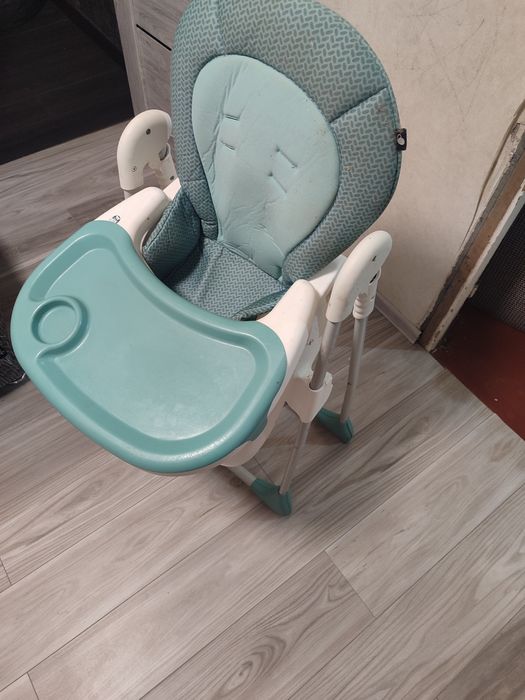 Стільчик для годування