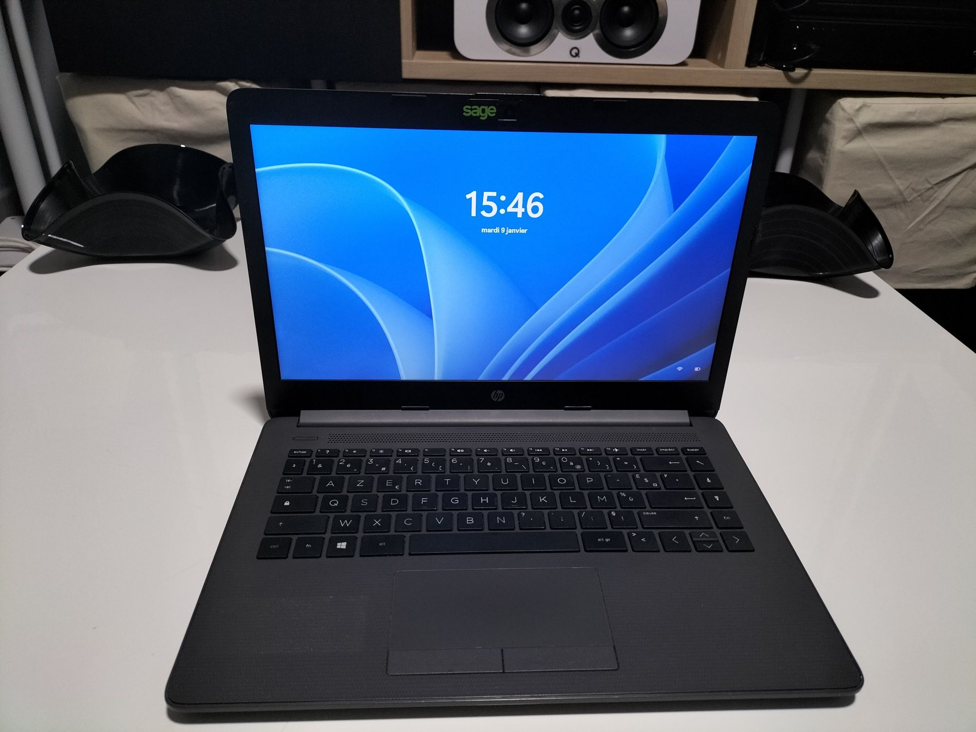 Hp 240 G7- celeron/4gb/ssd 128gb nvme