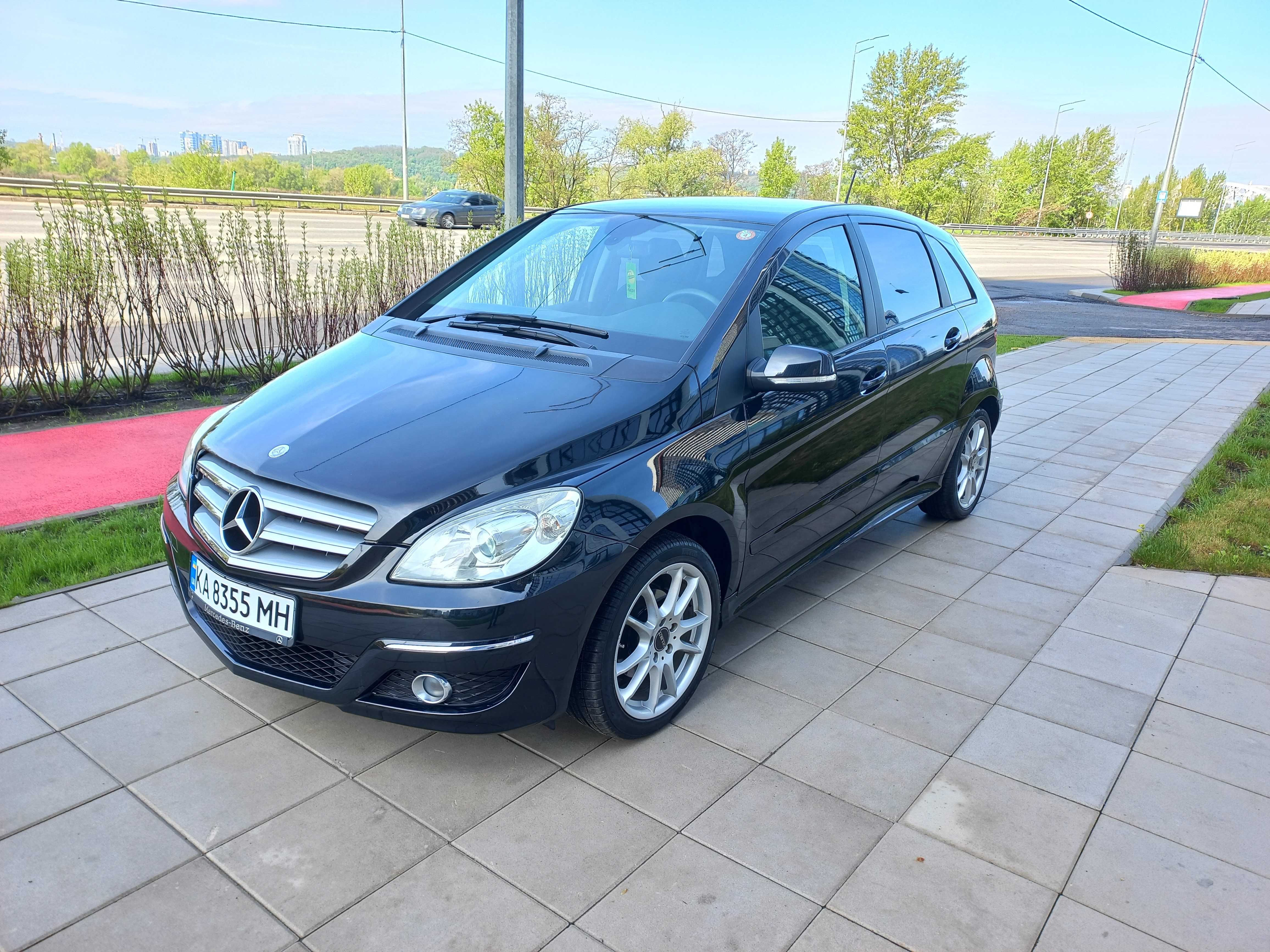 Продам Mercedes-Benz  B-180 49 т. км.