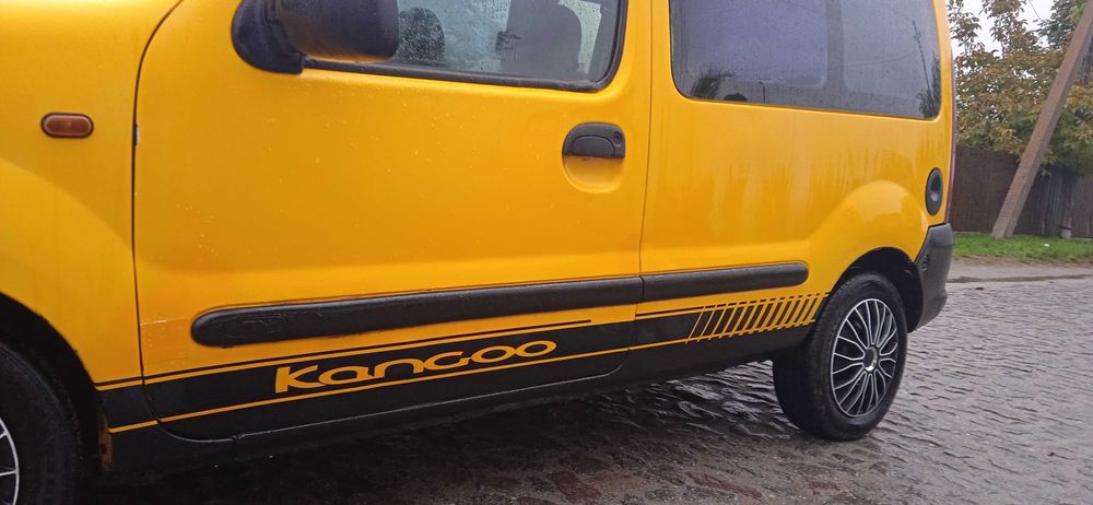 Мінівен Renault Kangoo Пасажир 2000 року. 1,9D Простий дизель