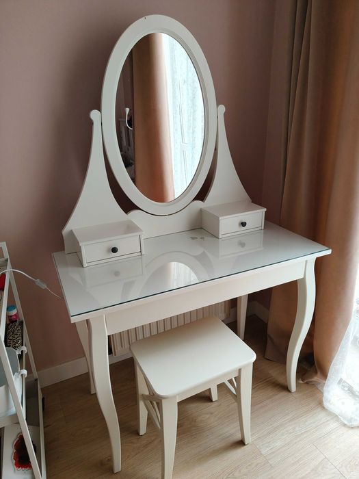 Toaletka Hemnes Ikea z siedziskiem