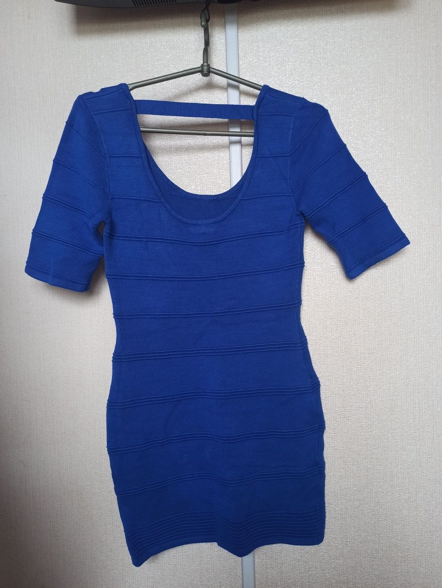 Классическое синее платье