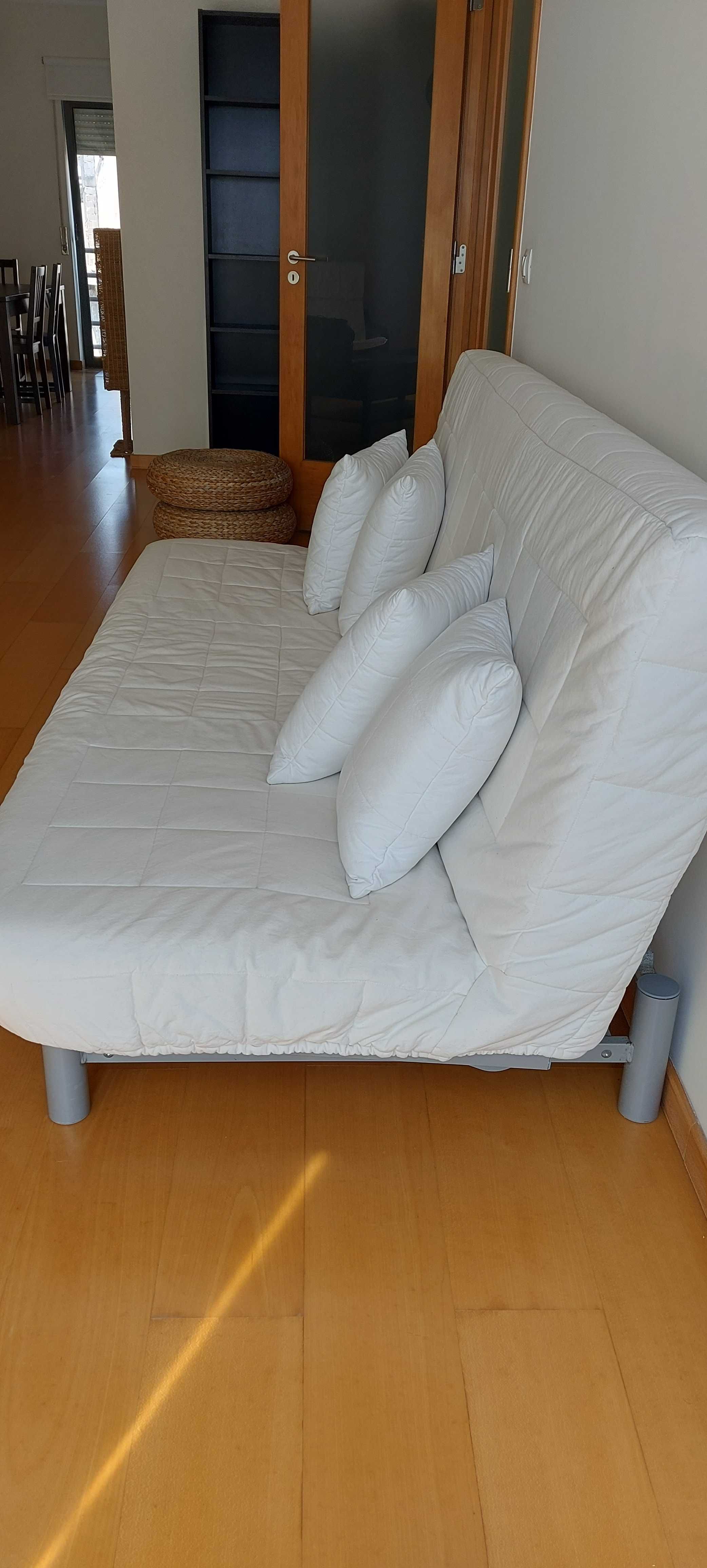 Sofá cama em excelente estado