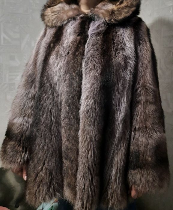 Шуба натуральна -  хутро єнот розмір M