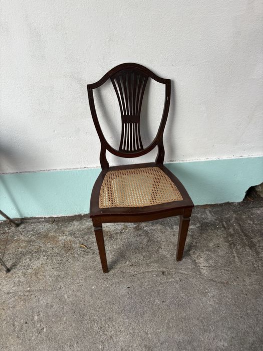 Cadeiras de  cerejeira e palhinha