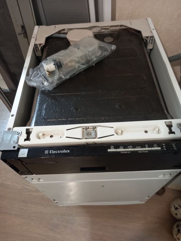 Посудомоечная машина Electrolux