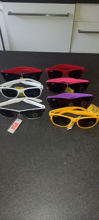 Okulary przeciwsłoneczne renomowanej marki Ray-Ban model Wayfarer