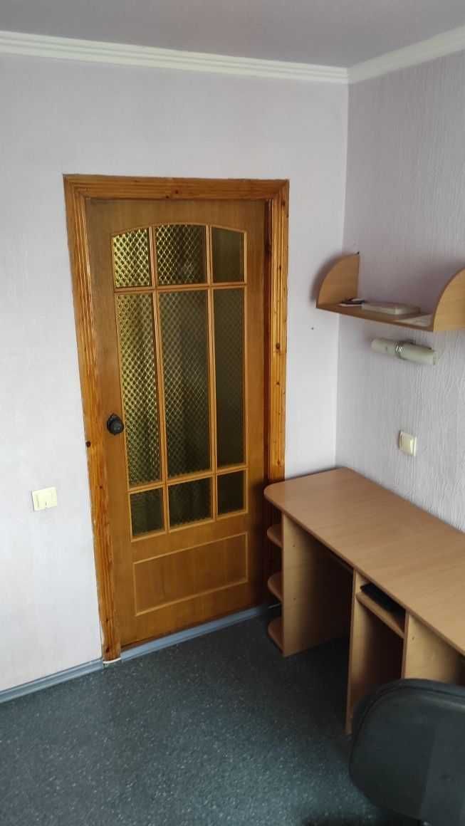3к квартира в цегляному будинку, 3 кімнати. Центр міста
