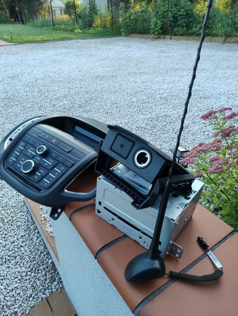 Panel + radio Zafira C
