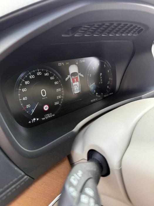 Автомобіль Volvo XC90 2015. 7 місний