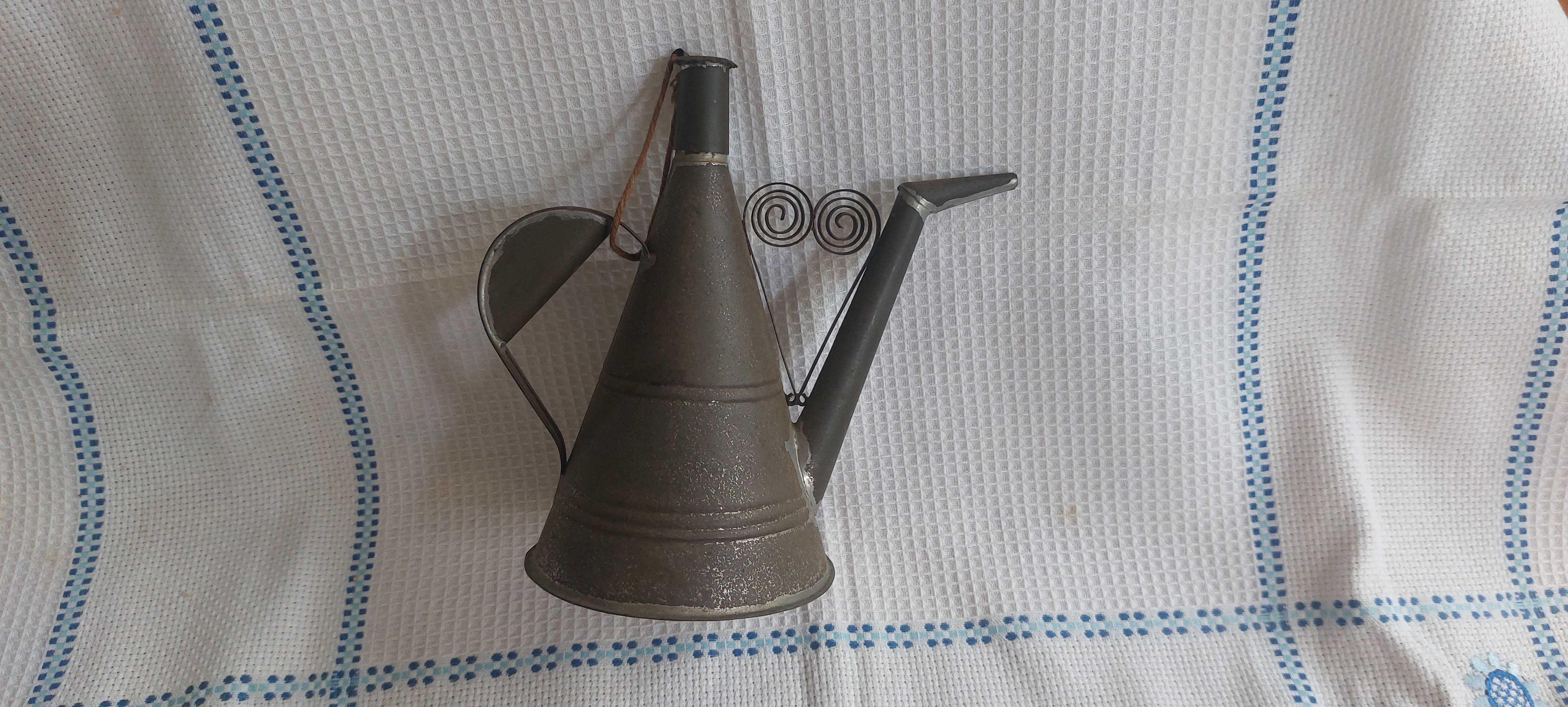 Almotolia antiga folha de flandres, completa