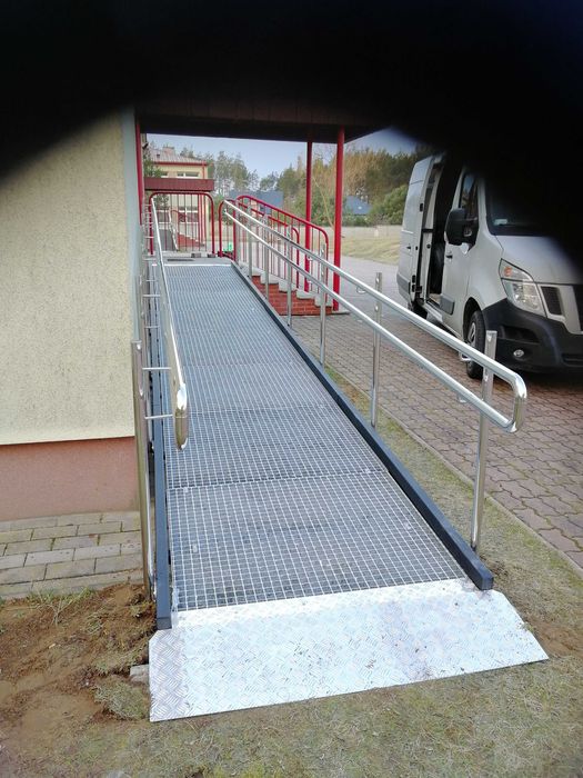 Podjazd dla niepełnosprawnych