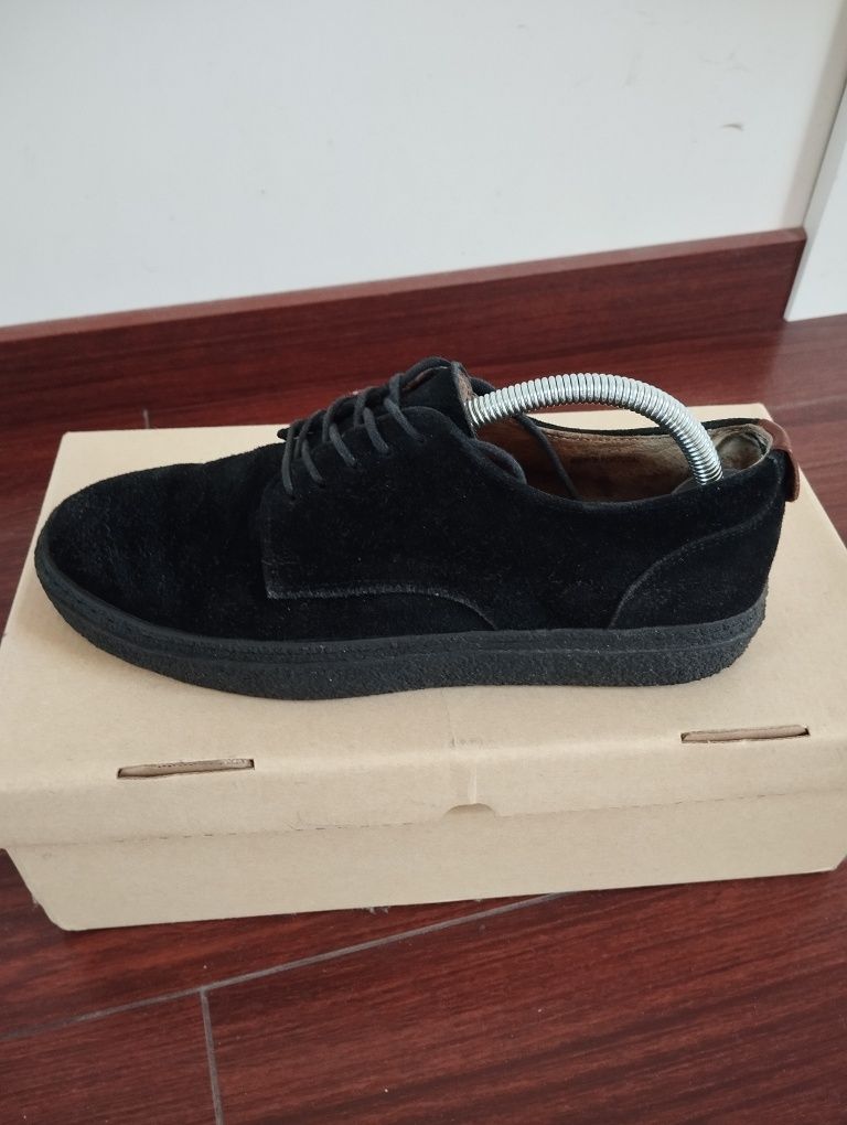 Оригінальне взуття Fred Perry в гарному стані