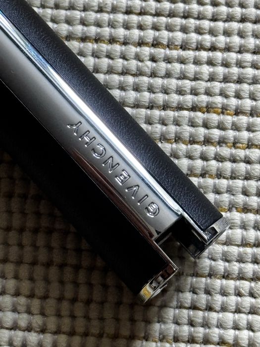 Nowe etui do szminki pomadki Givenchy Le Rouge