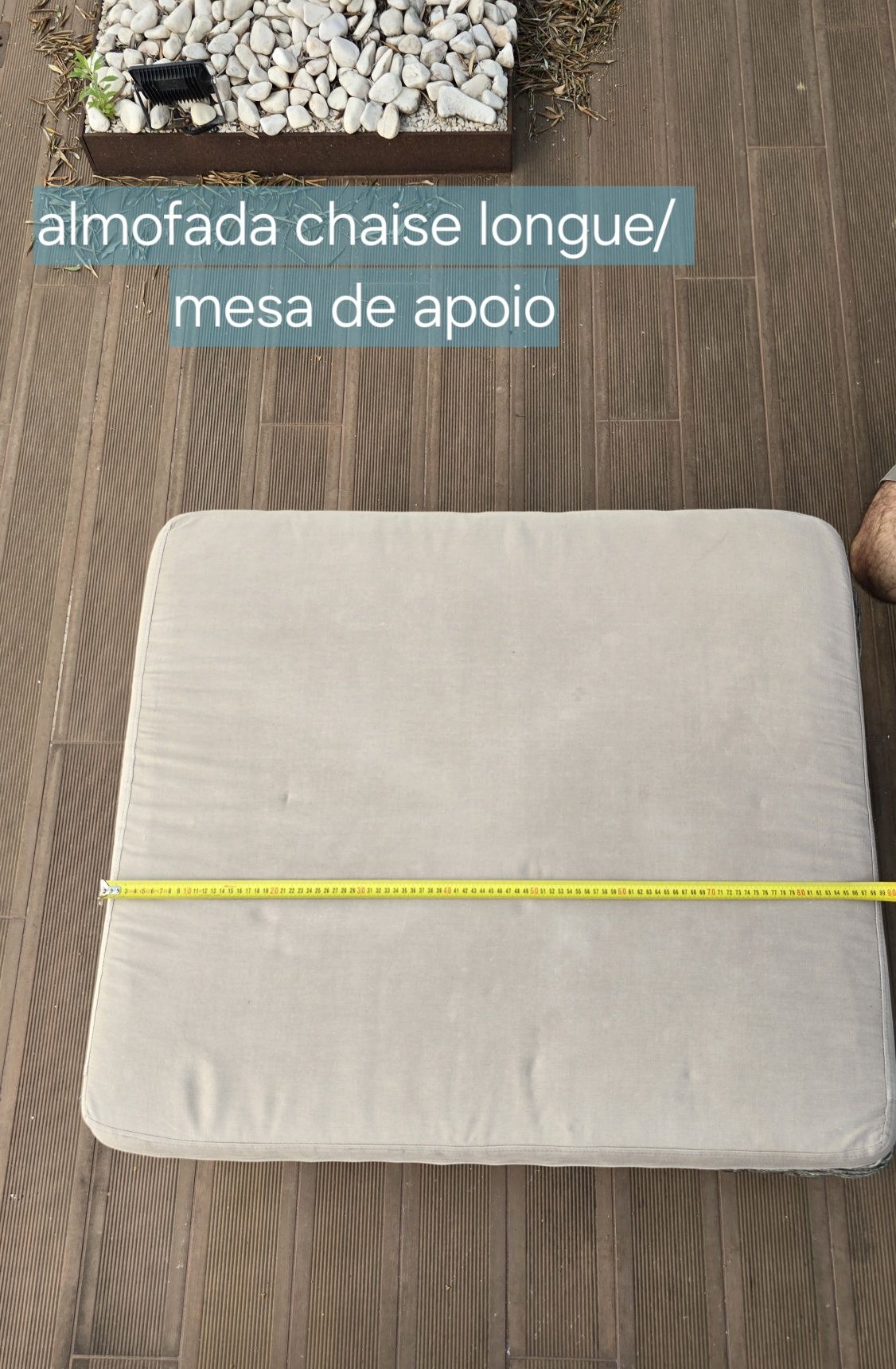 Almofadas usadas sofás jardim