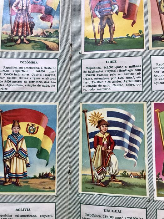 Caderneta de Cromos "Bandeiras do Universo" / completa