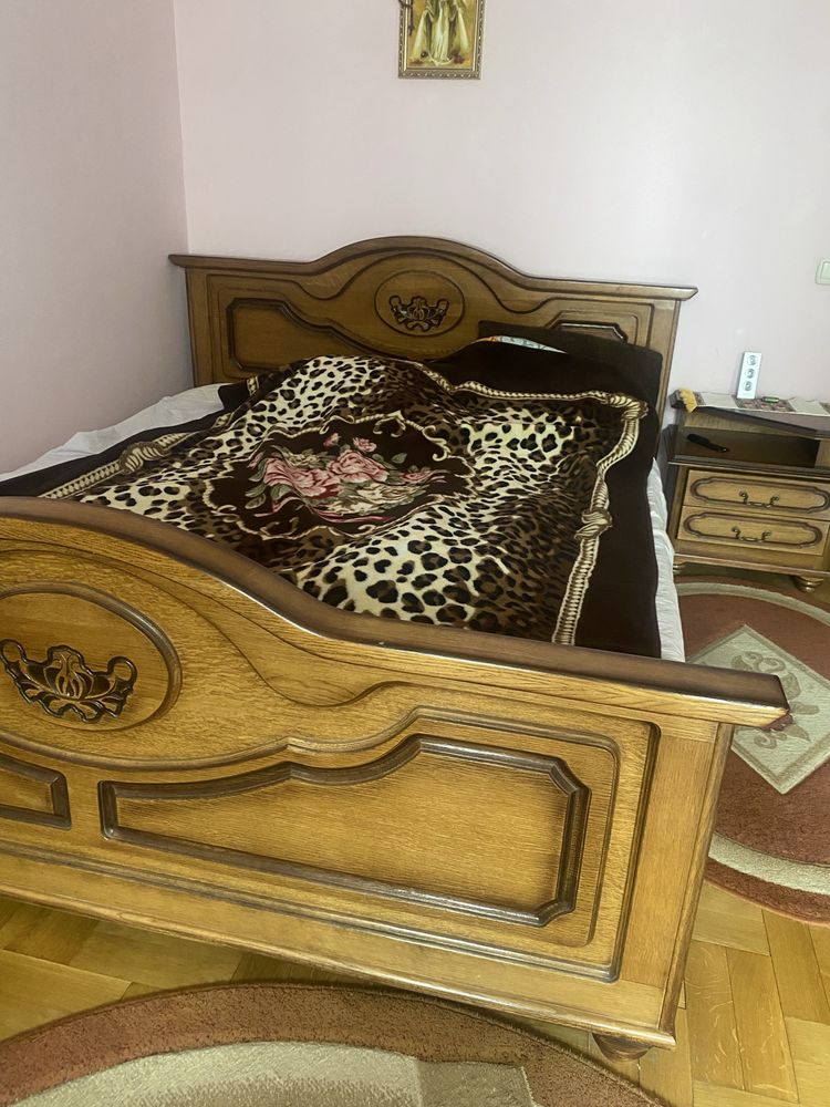 Деревяне ліжко,в ідеальному стані, самовивіз