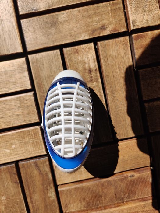 Odstraszacz na owady do gniazdka