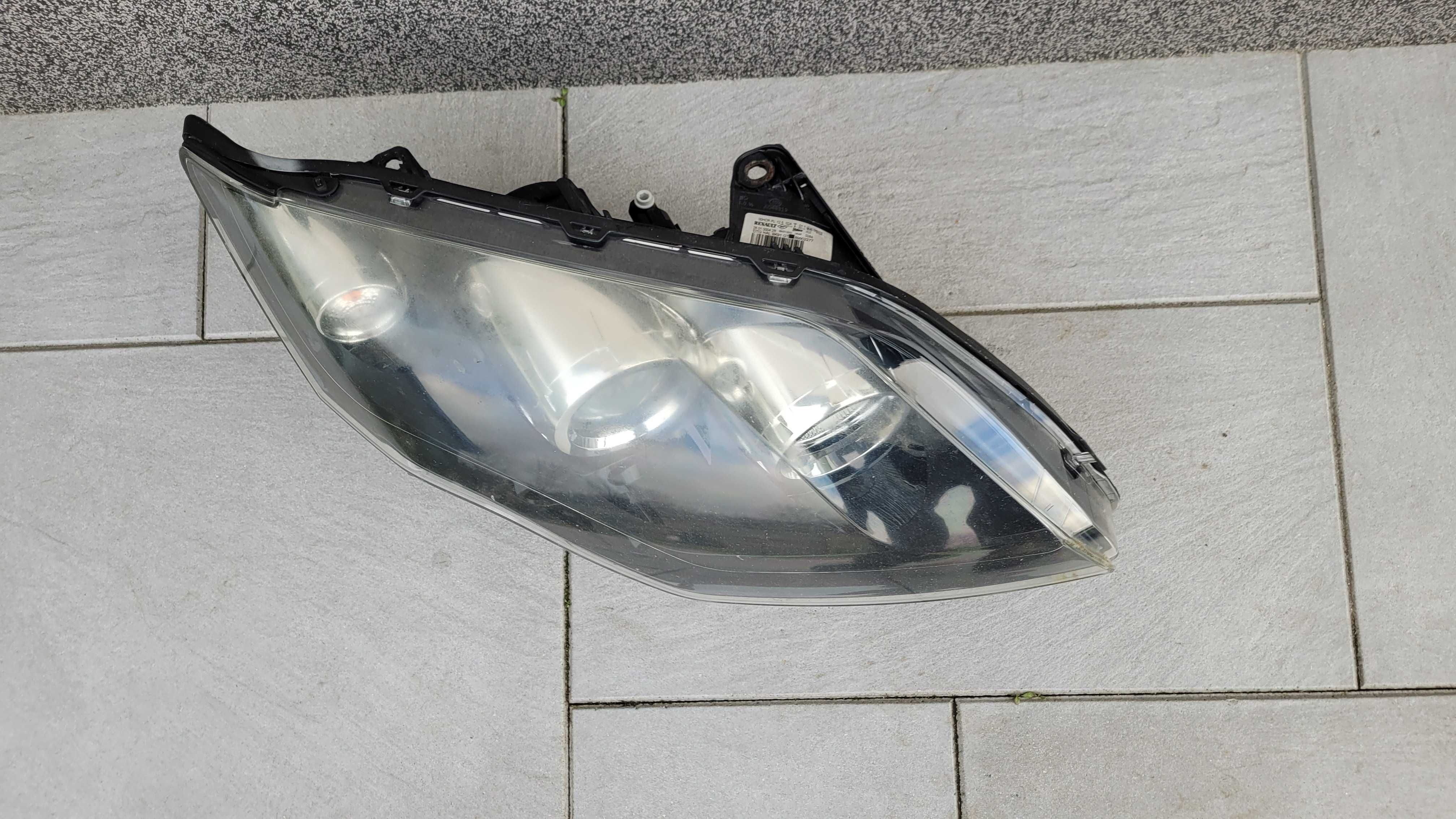 renault laguna III 3 gt lampa prawa przednia przód