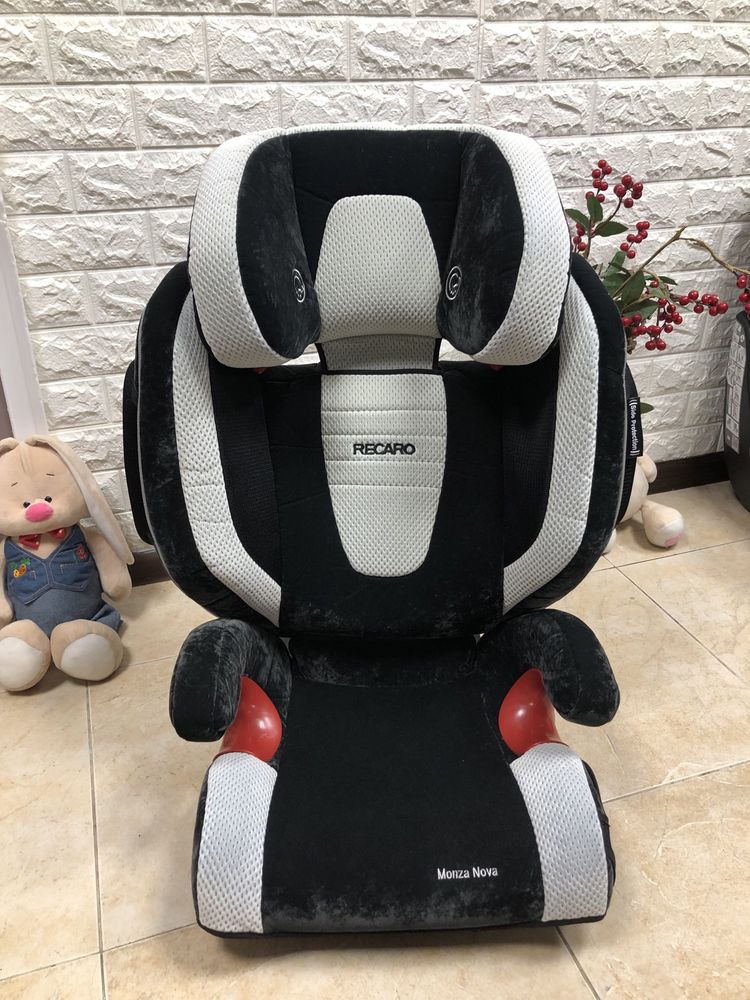 Автокрісло Recaro Monza Nova Seatfix Група 2/3 (15-36кг)