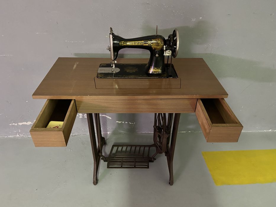 Máquina costura Singer