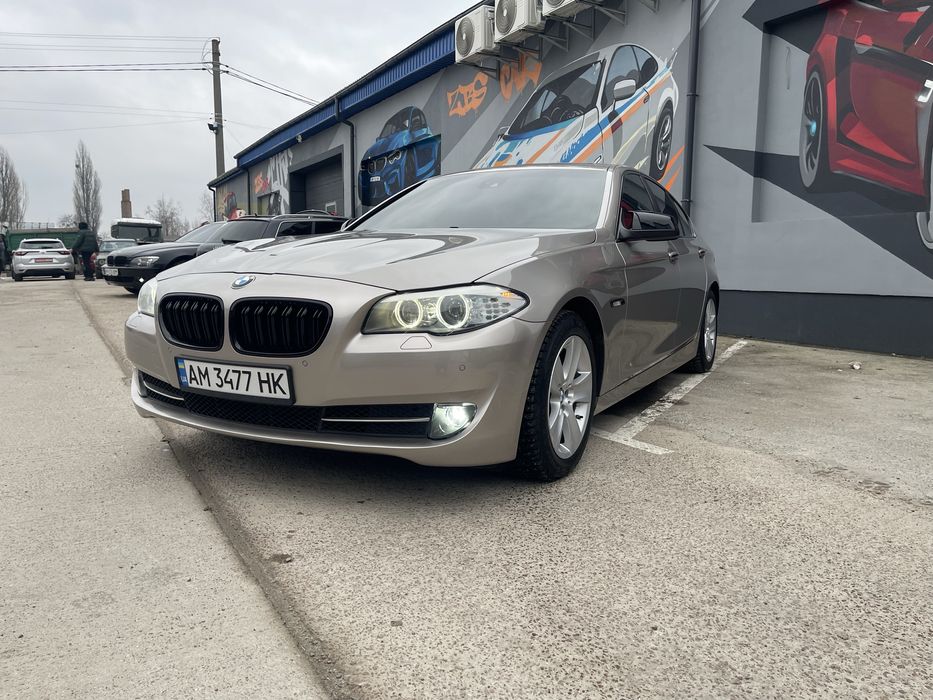 BMW f10 528i 2012 рік.