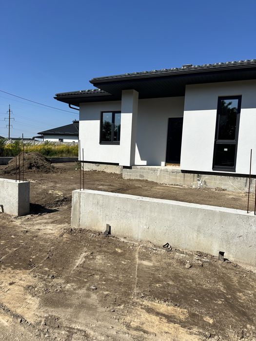 Продам сучасний будинок з гаражем на 6 сотках