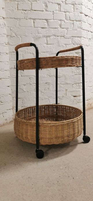 IKEA LUBBAN stolik na kółkach rattan