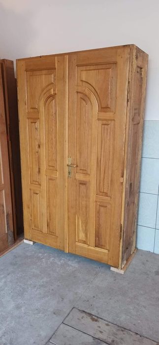 Двері з масиву дуба