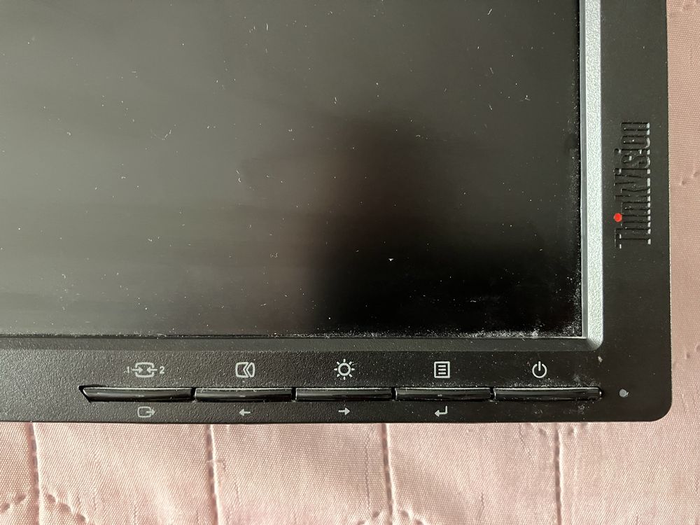 2 x monitor Lenovo Thinkvision T2324pA