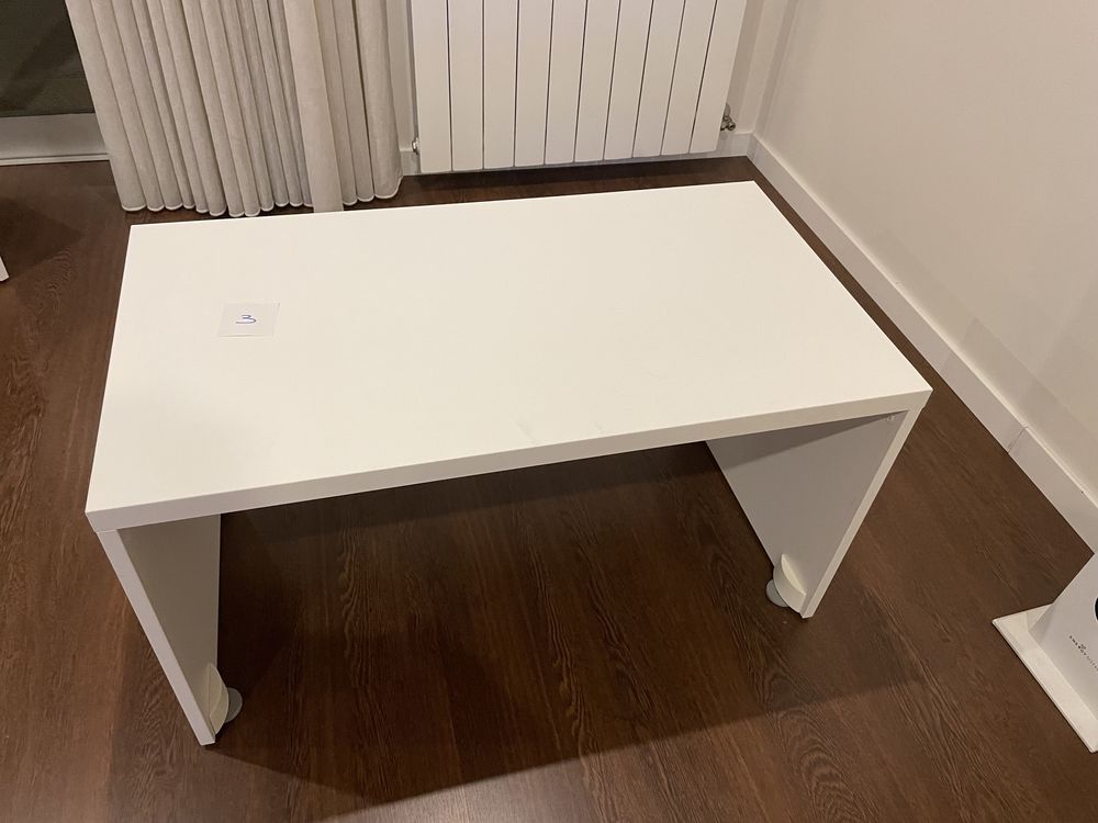 Mesa IKEA SMASTAD - Quarto de criança - Oportunidade