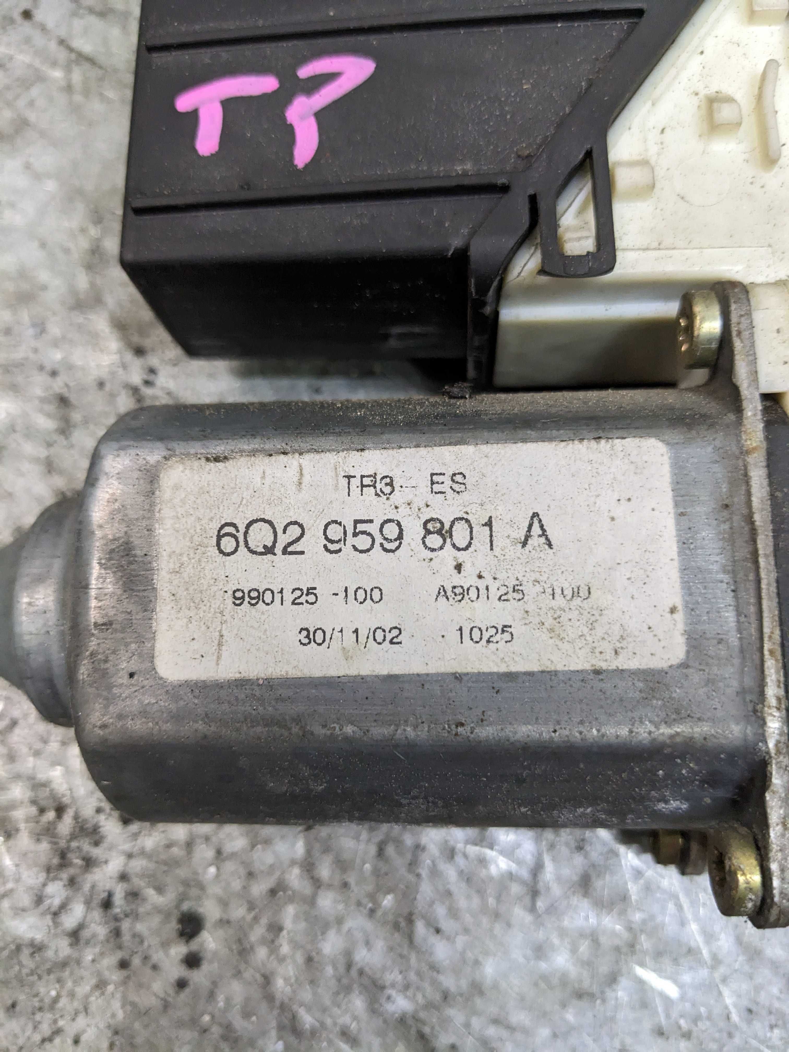 Volkswagen Polo IV 9N Silniczek Podnoszenia Szyby Prawy Przód PP