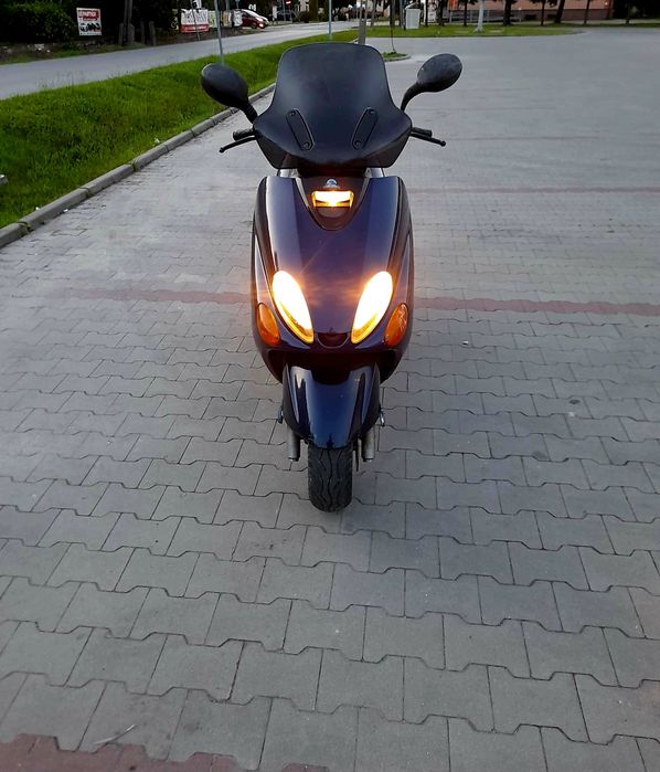 Skuter Yamaha Majesty 125 rok 2003