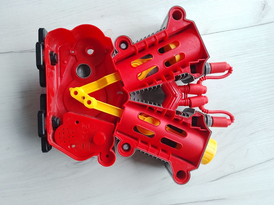 Silnik do małego mechanika - gra i się rusza, sprawny