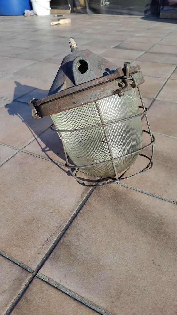 Lampa przemysłowa PRL