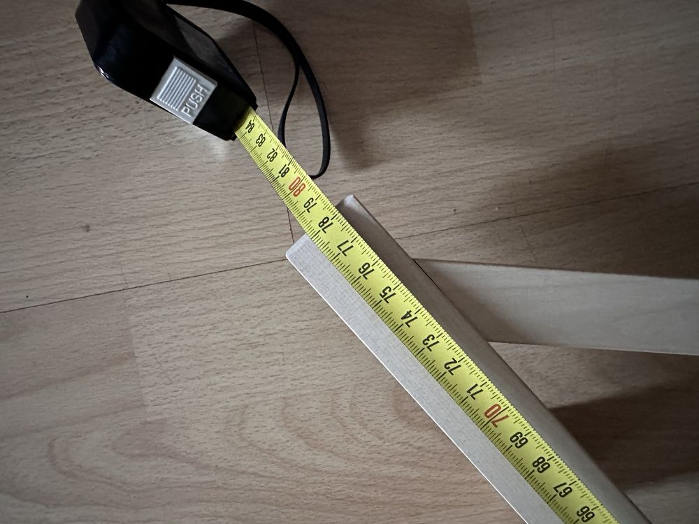 Tjusig Ikea wieszak drewniany jasny brąz