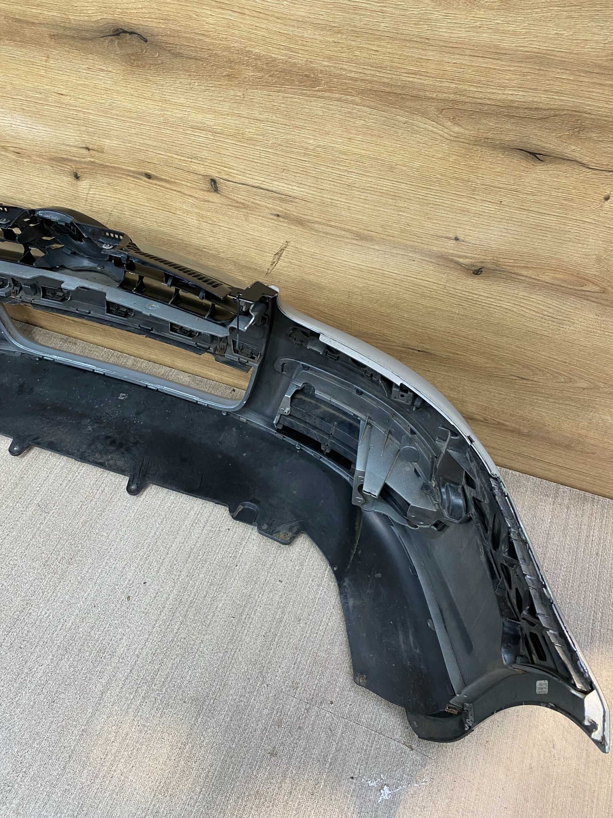 zderzak przedni volkswagen golf 5 kombi kolor la7w