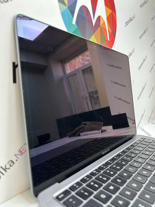 MacBook Air 13 M1 8CPU/8GPU 8RAM 512SSD Space Gray 100% (156 циклов)