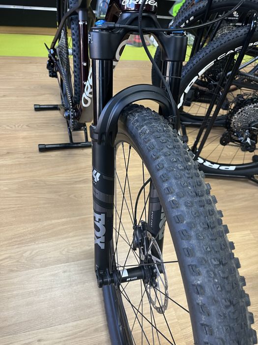 Suspensão Fox Step Cast 34 como NOVA!