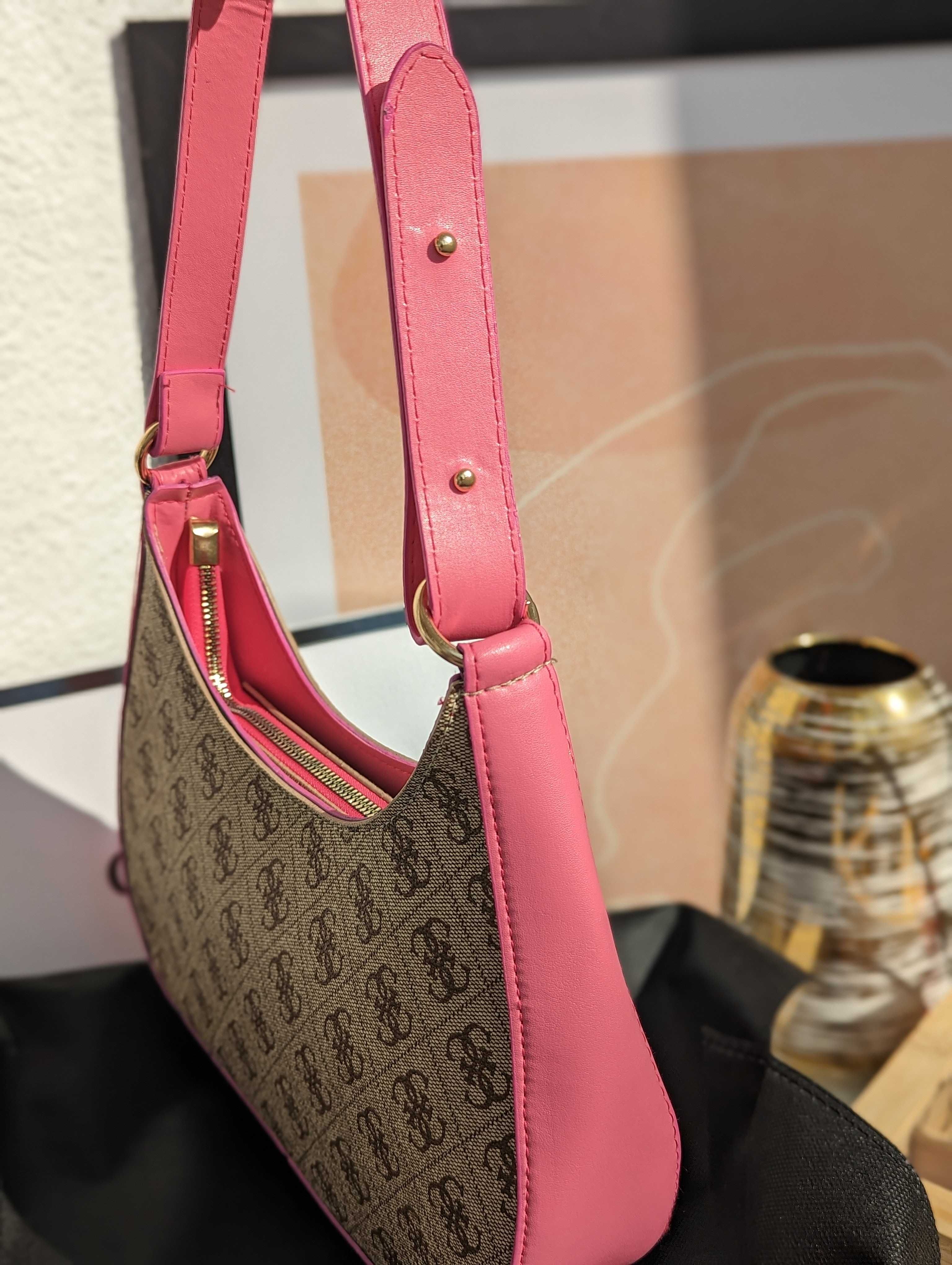 Женская сумка Guess хобо на плечо  Гесс багет