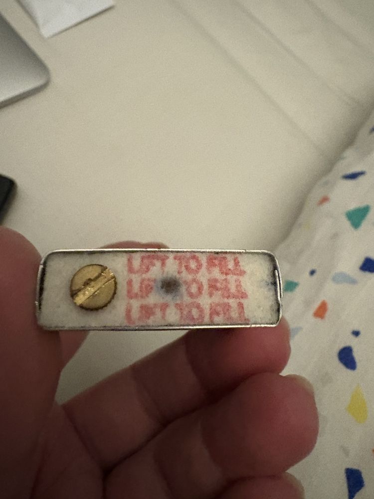 Czarna matowa zapalniczka zippo
