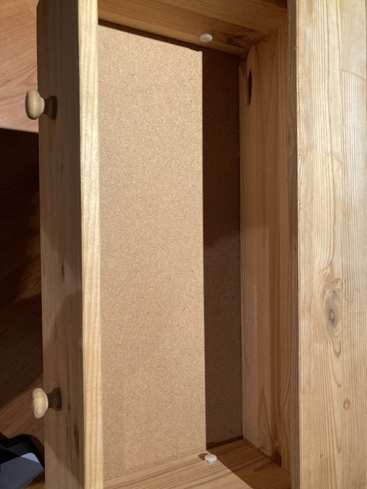 Movel em pinho macico com 3 gavetas