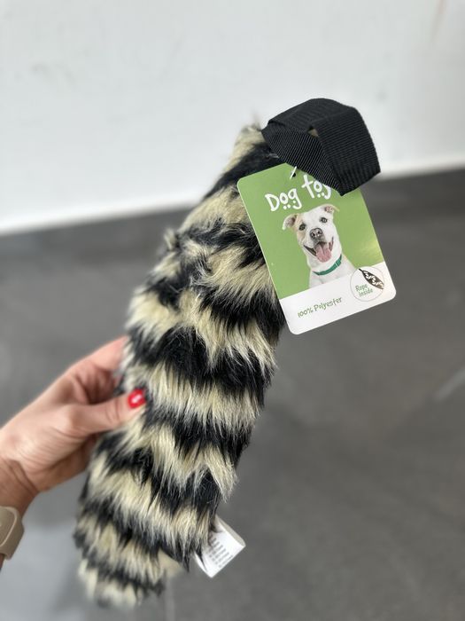 Zabawka dla psa – czarno-beżowy ogon (sznurek + szelest)