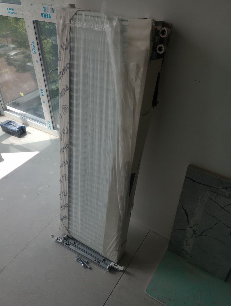Радиатор батарея  Purmo Ventil Compact, Высота 400, длина 1200, нижнее