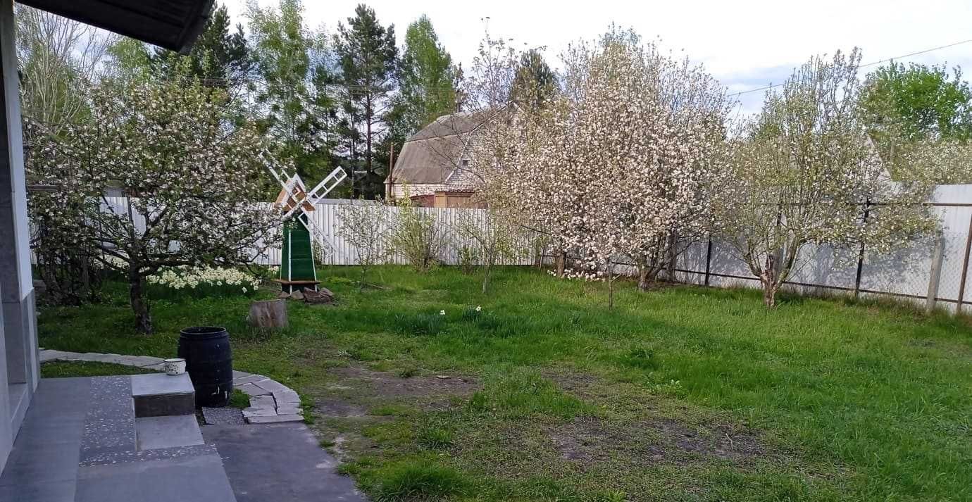 Продам фасадний дачний будинок. Зручне розташування. 19 км від Києва