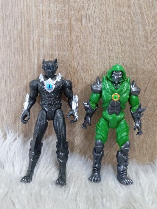 Zestaw dwóch figurek Marvel